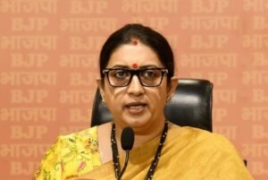 ‘মৃত ভোটারের নাম বাদ দিতে আপত্তি কেন?’ কংগ্রেসকে প্রশ্ন স্মৃতির ইরানির